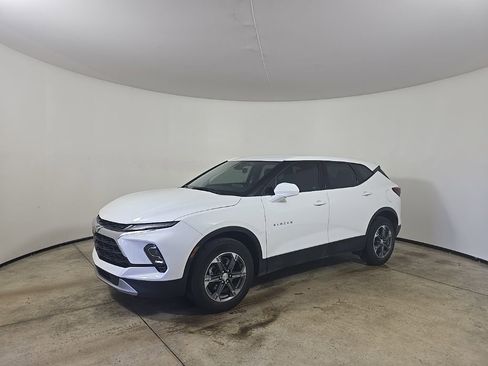 Certified 2023 Chevrolet Blazer LT image 2
