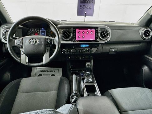 Used 2021 Toyota Tacoma TRD Off-Road w/ Technology Package AWD/4WD image 25