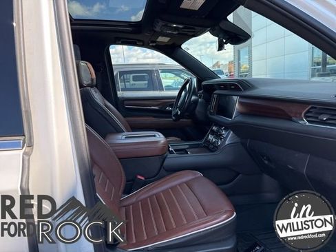 Used 2023 GMC Yukon Denali Ultimate AWD/4WD image 11