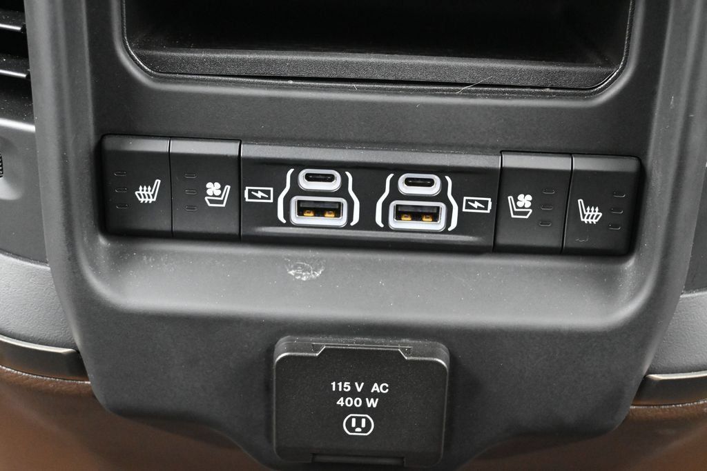 Used 2025 RAM 1500 Limited AWD/4WD image 37