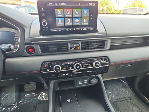 Used 2025 Honda Pilot Black Edition image 21