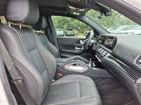 Used 2024 Mercedes-Benz GLS 580 4MATIC image 39