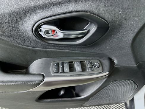 Used 2022 Jeep Cherokee Latitude Lux image 15