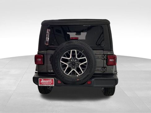 New 2025 Jeep Wrangler Unlimited Sahara w/ Technology Group AWD/4WD image 7