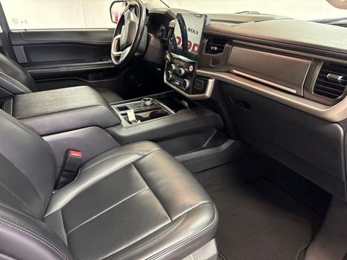 Used 2024 Ford Expedition XLT RWD image 12