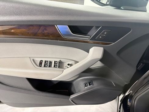 Used 2019 Audi Q5 2.0T Premium AWD/4WD image 11