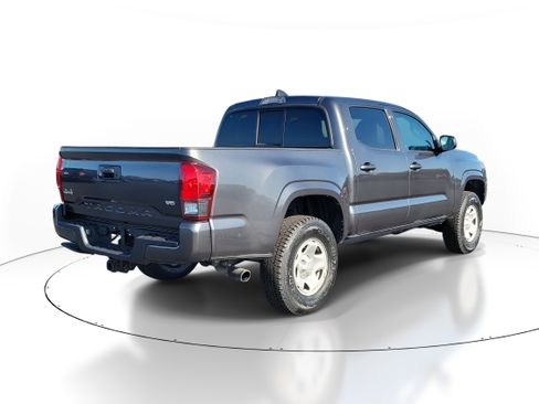 Used 2023 Toyota Tacoma SR image 4