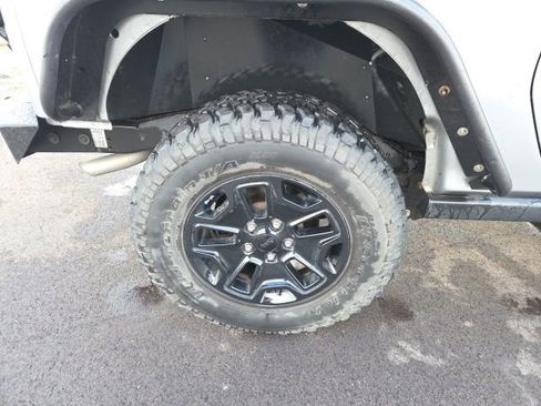 Used 2017 Jeep Wrangler Sport image 7