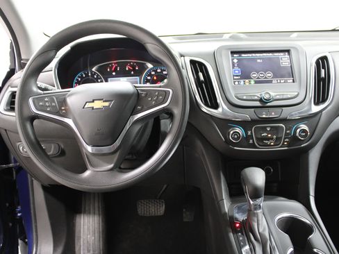 Used 2022 Chevrolet Equinox LT w/ LPO, Floor Liner Package image 2