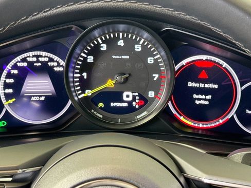 Used 2023 Porsche Panamera 4 w/ Premium Package image 12