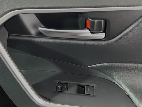 Used 2025 Toyota RAV4 XLE image 32