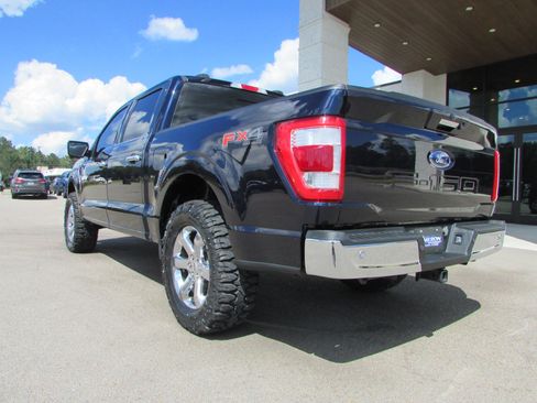 Used 2023 Ford F150 Lariat w/ Trailer Tow Package image 6
