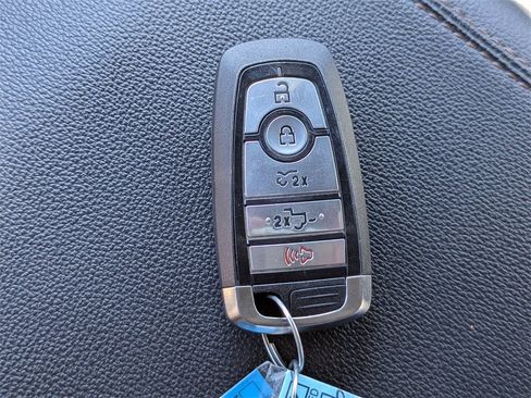 Used 2023 Ford F150 Lightning Lariat image 31