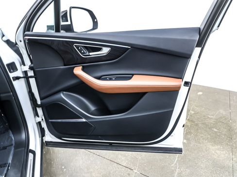 Used 2024 Audi Q7 3.0T Premium Plus image 25