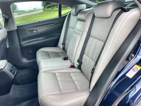 Used 2018 Lexus ES 350 w/ Ultra Luxury Package FWD image 14