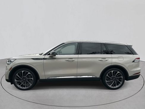 Used 2020 Lincoln Aviator Reserve w/ Equipment Group 202A image 2