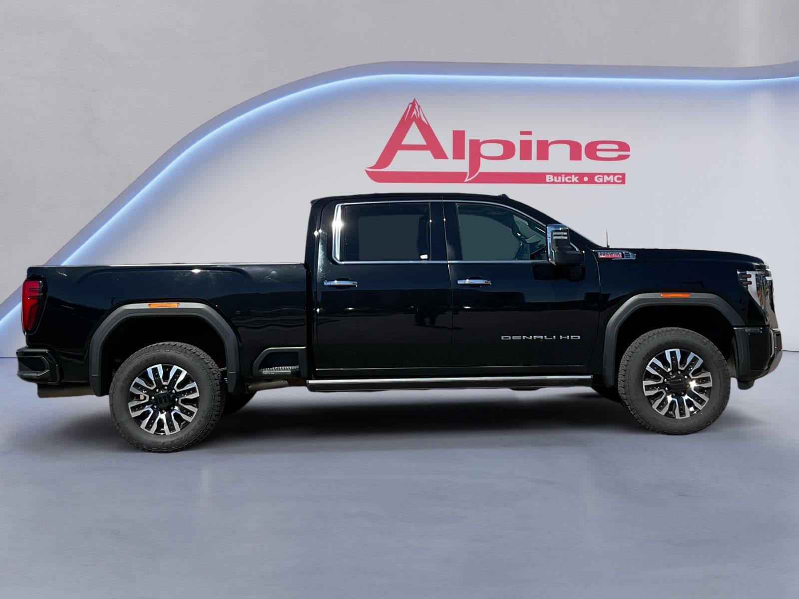 Used 2024 GMC Sierra 3500 Denali w/ Denali Reserve Package AWD/4WD image 6