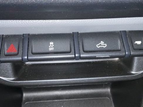 Used 2022 Chevrolet Colorado W/T w/ WT Convenience Package image 28