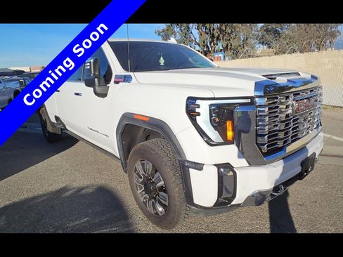 Used 2024 GMC Sierra 3500 Denali w/ Denali Reserve Package image 5