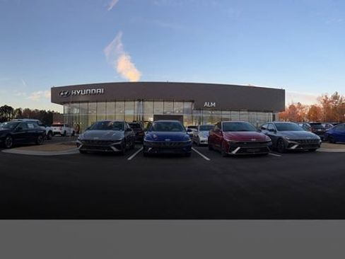 Used 2025 Kia Soul LX w/ LX Technology Package FWD image 28