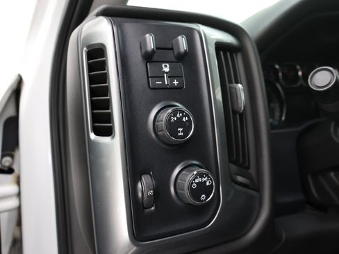 Used 2015 Chevrolet Silverado 2500 LT AWD/4WD image 35