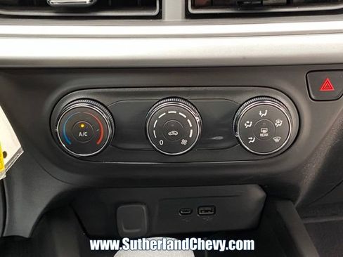 Used 2024 Chevrolet Trax LS FWD image 27