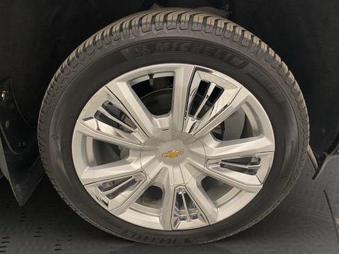 Used 2024 Chevrolet Silverado 1500 High Country w/ High Country Premium Package AWD/4WD image 37