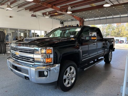 Used 2018 Chevrolet Silverado 2500 LTZ w/ Duramax Plus Package image 4