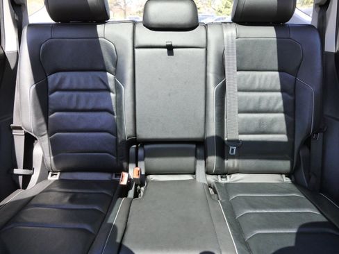 Used 2019 Volkswagen Tiguan SEL Premium AWD/4WD image 13