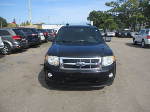 Used 2009 Ford Escape XLT image 2