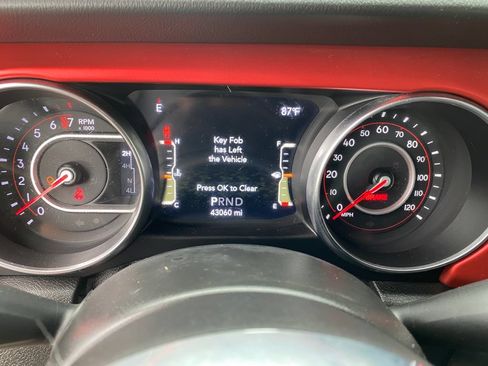 Used 2021 Jeep Gladiator Rubicon AWD/4WD image 32