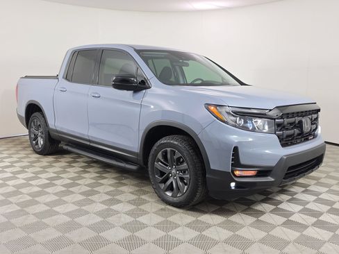 Used 2025 Honda Ridgeline Sport image 1