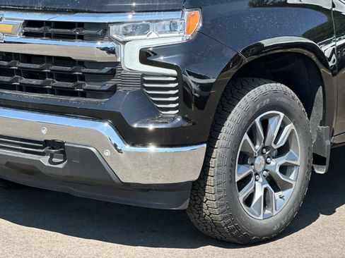 Used 2026 Chevrolet Silverado 1500 LT w/ Safety Package AWD/4WD image 7