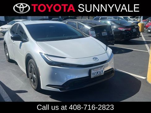 Used 2023 Toyota Prius LE FWD image 1
