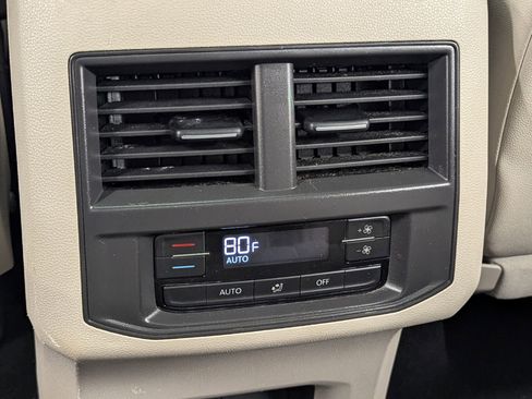 Used 2020 Volkswagen Atlas SE w/ Panoramic Sunroof Package image 23