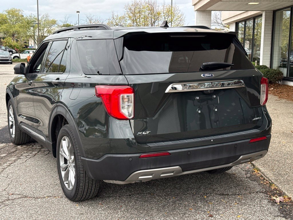 Used 2022 Ford Explorer XLT w/ Equipment Group 202A AWD/4WD image 12