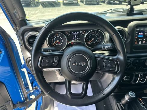 Used 2022 Jeep Gladiator Sport AWD/4WD image 13