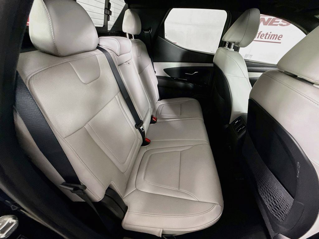 Certified 2025 Hyundai Santa Cruz Limited AWD/4WD image 32