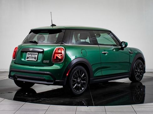 Used 2023 MINI Cooper 2-Door Hardtop image 7