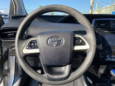 Used 2016 Toyota Prius Two FWD image 11