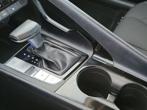 Certified 2022 Hyundai Elantra SEL w/ Convenience + Premium Package image 14