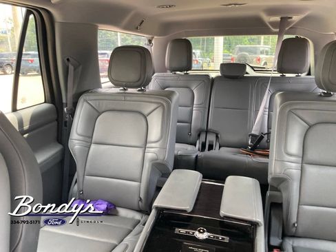 Used 2019 Lincoln Navigator L Reserve AWD/4WD image 5