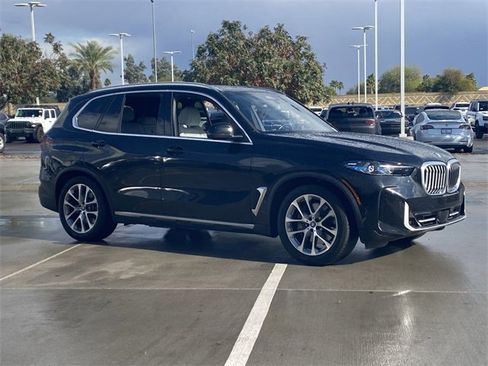Certified 2025 BMW X5 xDrive50e w/ Premium Package image 5