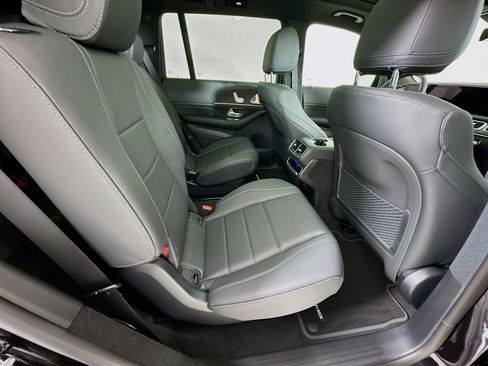 New 2026 Mercedes-Benz GLS 450 4MATIC image 31