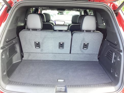 Used 2025 Buick Enclave Avenir w/ Trailering Package, 5000 lbs. FWD image 15