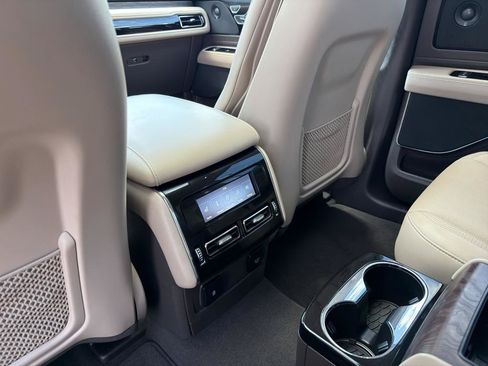 Used 2023 Lincoln Aviator Reserve w/ Equipment Group 201A AWD/4WD image 13
