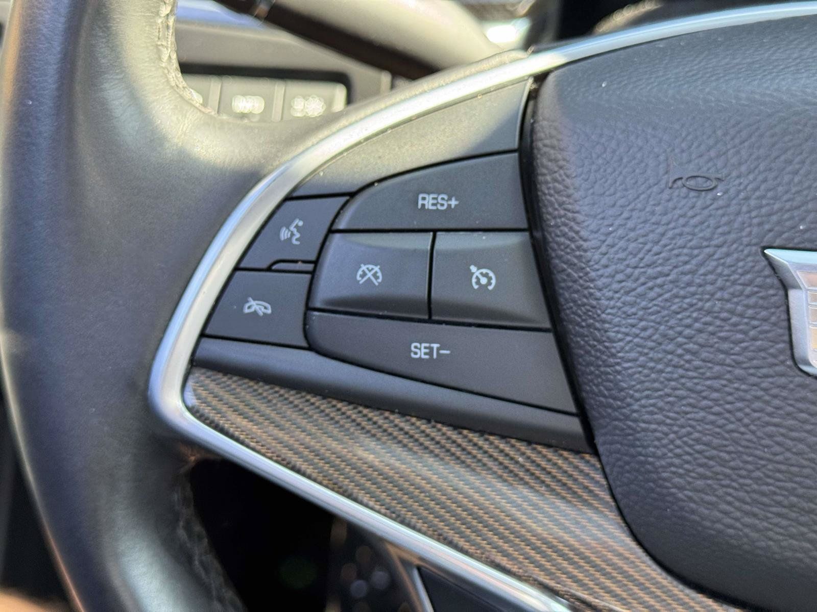 Used 2017 Cadillac XT5 Platinum AWD/4WD image 19