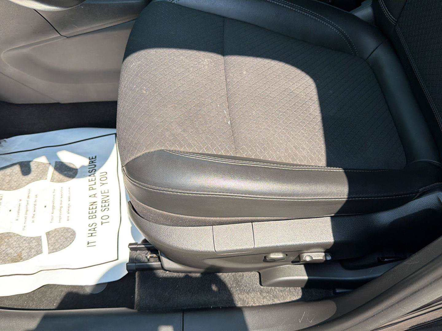 Used 2022 Buick Encore Preferred w/ Safety Package AWD/4WD image 9