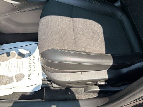 Used 2022 Buick Encore Preferred w/ Safety Package AWD/4WD image 9