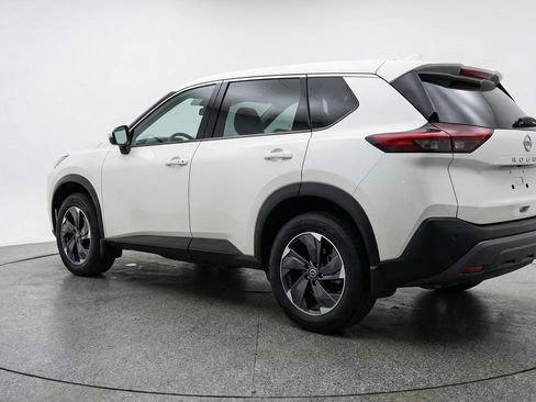 Used 2025 Nissan Rogue SV image 6